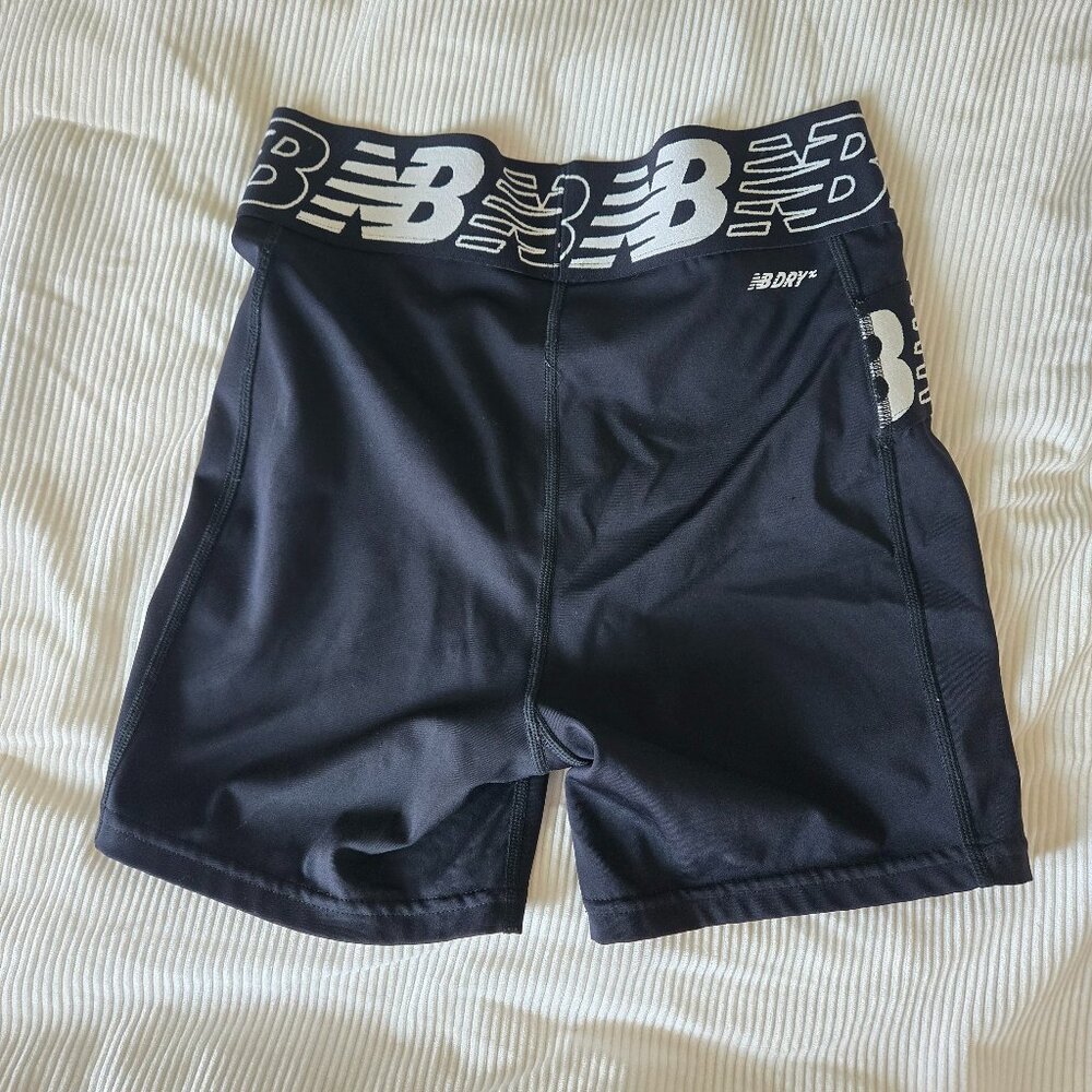 New Balance Black Biker Shorts 4-Inch - Small - Picture 2 of 4